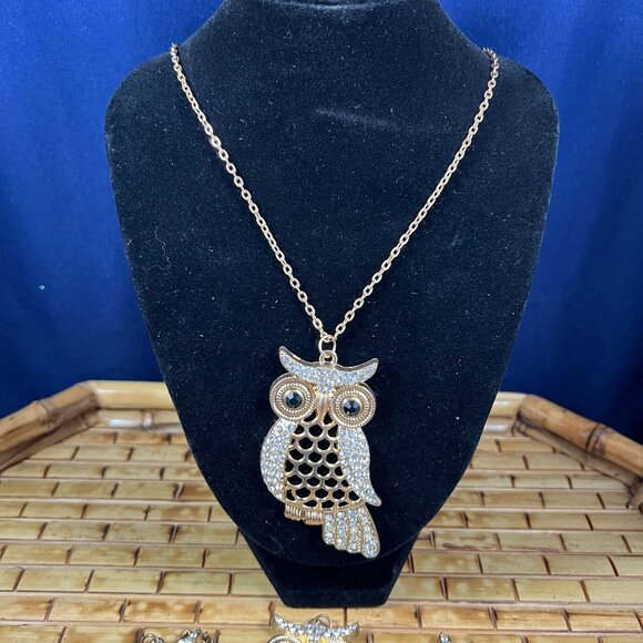 Set Of 4 Gold-Tone Rhinestone Owl Necklaces With Chain - Picture 2 of 6